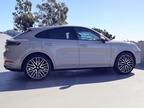 New 2026 Porsche Cayenne Coupe image 8