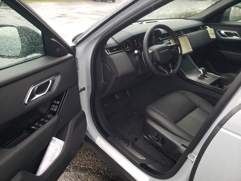 New 2026 Land Rover Range Rover Velar Dynamic SE image 9