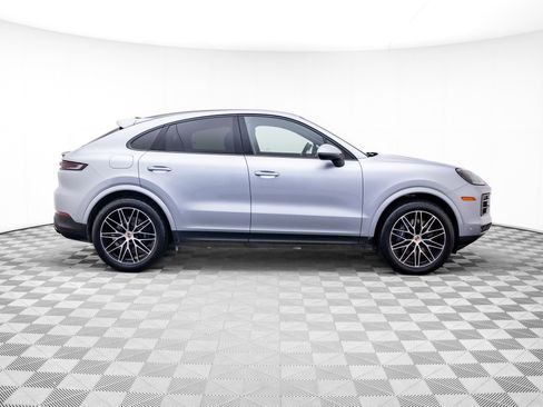 Certified 2025 Porsche Cayenne Coupe AWD/4WD image 7