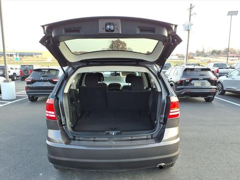 Used 2017 Dodge Journey SE w/ Flexible Seating Group image 5