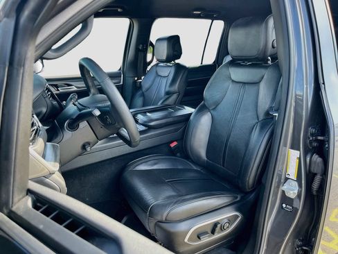 Certified 2023 Jeep Wagoneer L Series III w/ Preferred Equipment Group AWD/4WD image 22