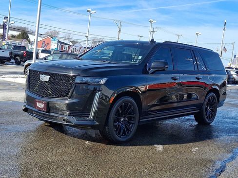 Used 2021 Cadillac Escalade ESV Sport Platinum w/ LPO, ONYX Package image 3