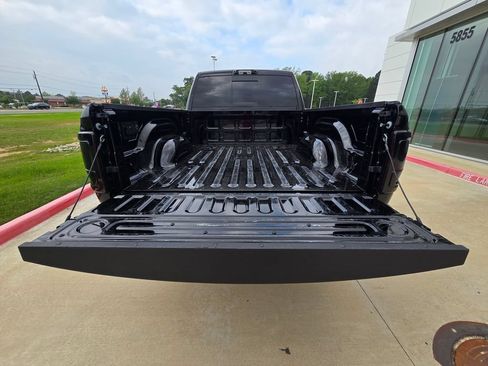 Used 2026 RAM 3500 Longhorn w/ Towing Technology Group AWD/4WD image 11