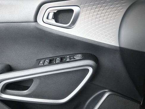 Used 2020 Kia Soul LX image 24