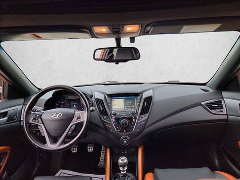 Used 2016 Hyundai Veloster Turbo w/ Option Group 04 FWD image 16