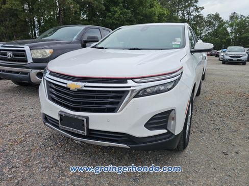 Used 2024 Chevrolet Equinox LT AWD/4WD image 2