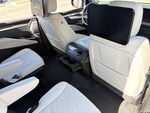 Certified 2026 Cadillac Escalade ESV Platinum Luxury w/ LPO, Radiant Package AWD/4WD image 15
