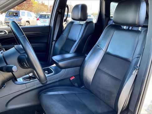 Used 2021 Jeep Grand Cherokee Laredo X image 7