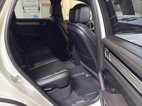 Used 2019 Porsche Cayenne AWD/4WD image 22