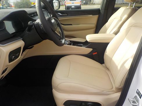 New 2026 Jeep Grand Cherokee Limited image 19