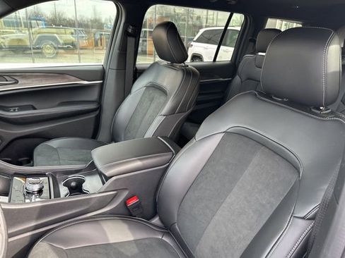 New 2026 Jeep Grand Cherokee L 4WD image 23