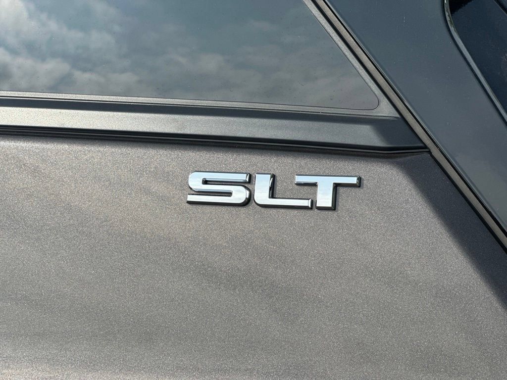 Used 2019 GMC Terrain SLT w/ Preferred Package AWD/4WD image 4