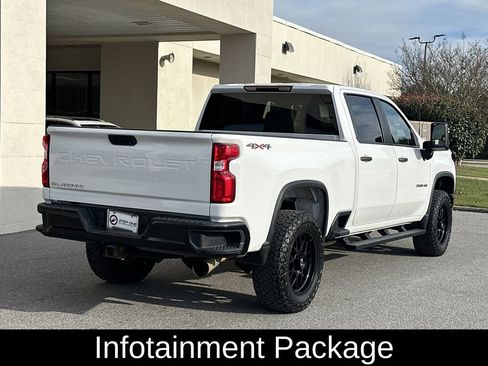 Used 2021 Chevrolet Silverado 2500 Custom w/ Custom Value Package image 8