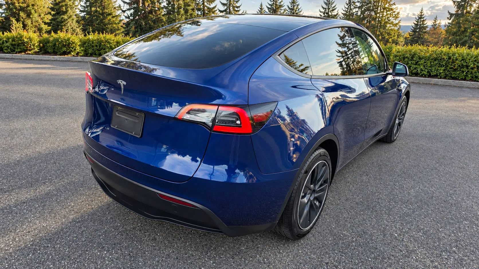 Used 2023 Tesla Model Y Long Range AWD/4WD image 5