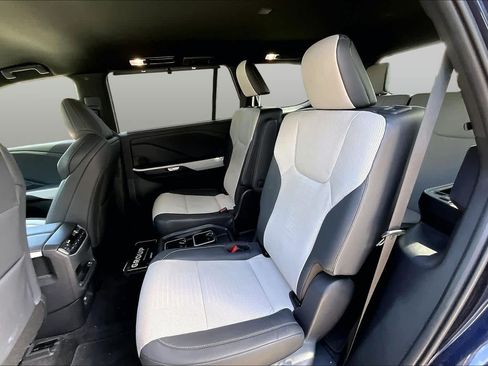 Used 2025 Lexus TX 500h AWD w/ Technology Package image 21