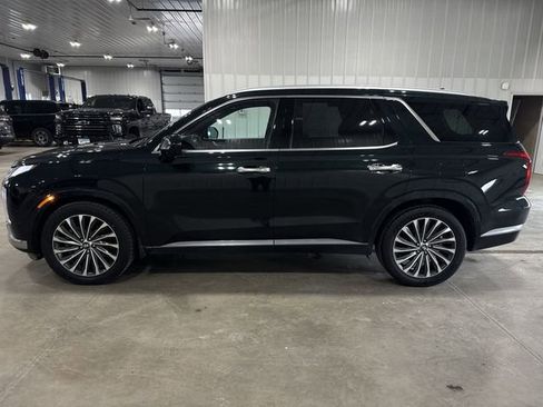 Used 2023 Hyundai Palisade Calligraphy w/ Winter Package AWD/4WD image 5