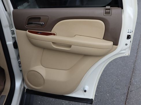 Used 2011 Chevrolet Tahoe LTZ image 36