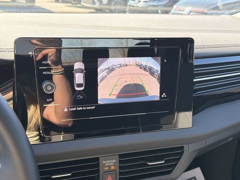 Used 2025 Volkswagen Jetta Sport image 28