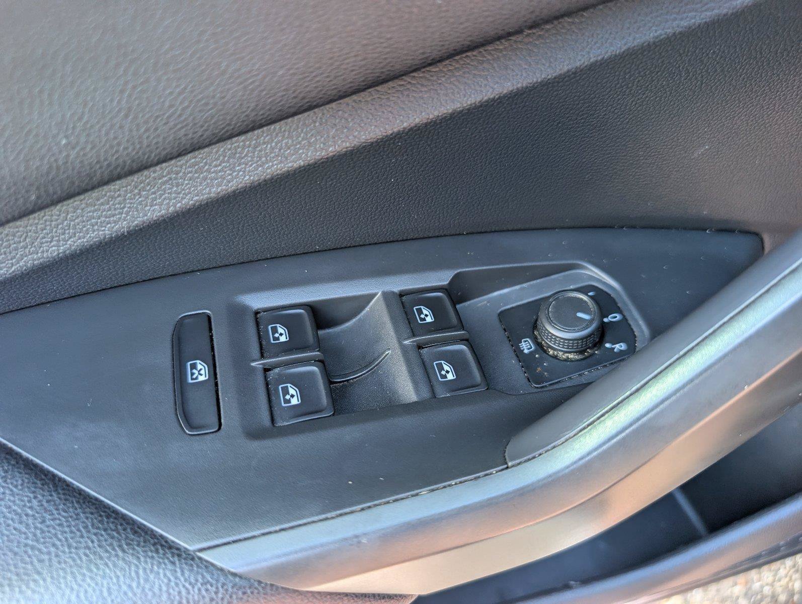 Used 2020 Volkswagen Jetta GLI FWD image 25
