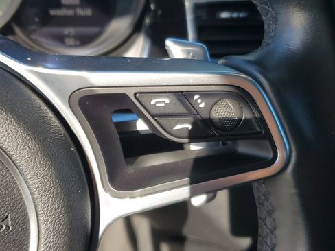 Used 2018 Porsche Macan S image 23