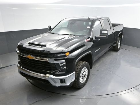 Used 2024 Chevrolet Silverado 2500 LT w/ Convenience Package image 28