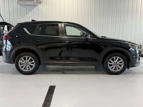 Used 2022 MAZDA CX-5 AWD 2.5 S w/ Select Package image 2