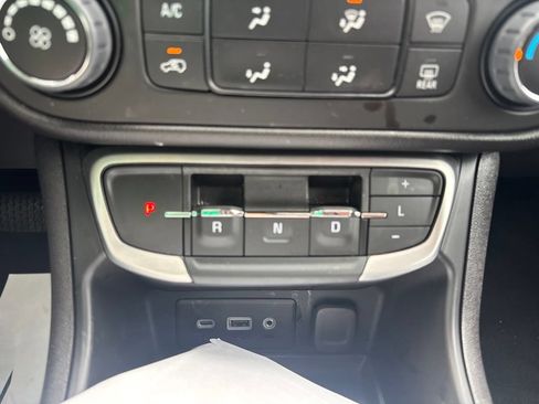 Used 2024 GMC Terrain SLE AWD/4WD image 38