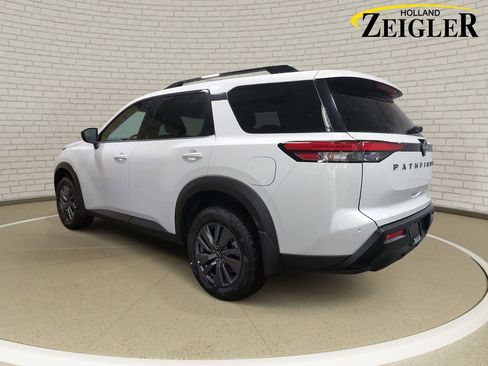 New 2026 Nissan Pathfinder SV AWD/4WD image 7