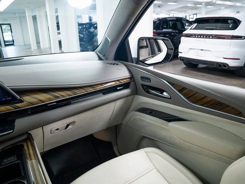 Used 2021 Cadillac Escalade ESV Sport Platinum w/ LPO, ONYX Package image 11