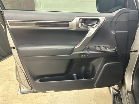 Used 2023 Lexus GX 460 Premium AWD/4WD image 14