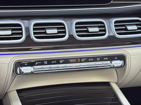 Used 2026 Mercedes-Benz GLS 580 4MATIC image 36