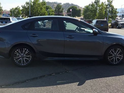 Used 2023 Kia Forte GT-Line w/ GT-Line Premium Package FWD image 9