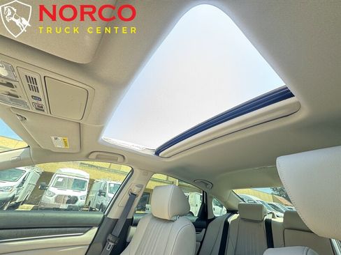 Used 2020 Honda Accord Touring image 25