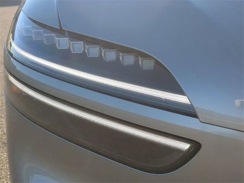 New 2026 Genesis GV70 2.5T Advanced image 9