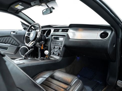 Used 2013 Ford Mustang GT Premium w/ Security Pkg RWD image 22