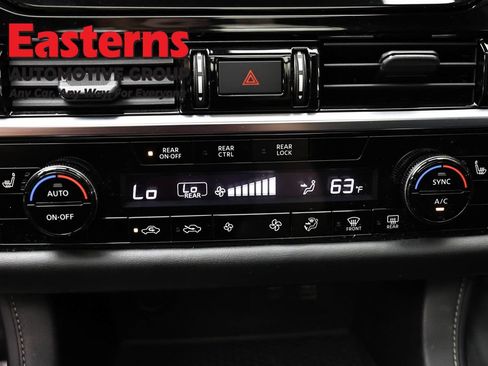 Used 2023 Nissan Pathfinder SV w/ SV Premium Package AWD/4WD image 20