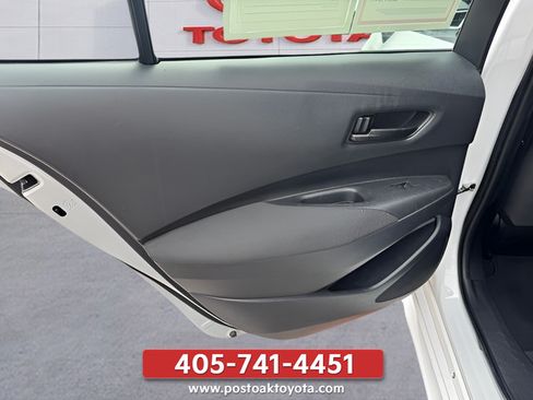 Used 2025 Toyota Corolla LE FWD image 17