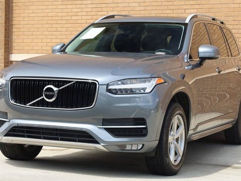Used 2018 Volvo XC90 T5 Momentum w/ Momentum Plus Package FWD image 6