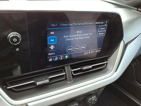 Used 2024 Chevrolet Trax RS w/ Sunroof Package image 23