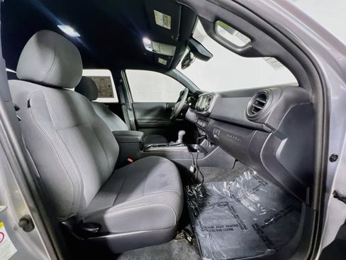Used 2019 Toyota Tacoma TRD Sport RWD image 31