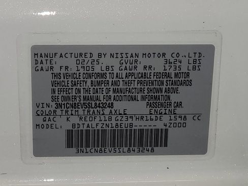 Used 2025 Nissan Versa SV FWD image 33