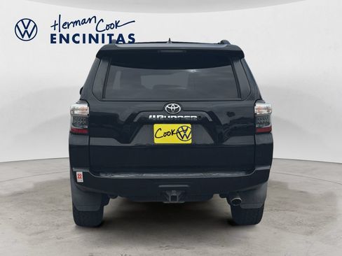 Used 2019 Toyota 4Runner SR5 AWD/4WD image 4