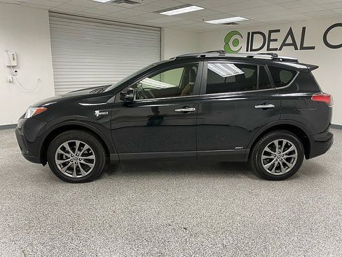 Used 2018 Toyota RAV4 Limited image 8