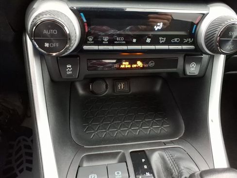 Used 2023 Toyota RAV4 XLE image 16