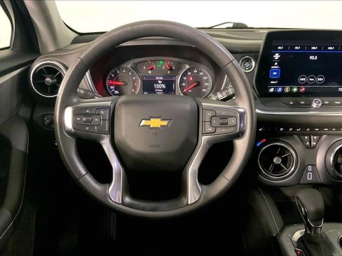 Used 2025 Chevrolet Blazer LT AWD/4WD image 5