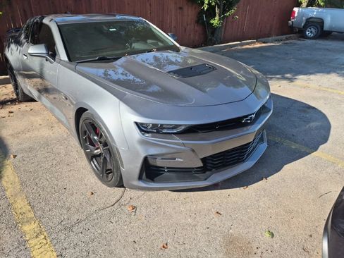 Used 2021 Chevrolet Camaro SS RWD image 16