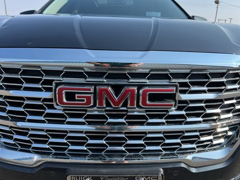 Used 2022 GMC Terrain Denali AWD/4WD image 29