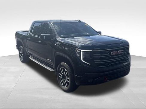 Used 2025 GMC Sierra 1500 AT4 w/ AT4 Premium Package AWD/4WD image 6