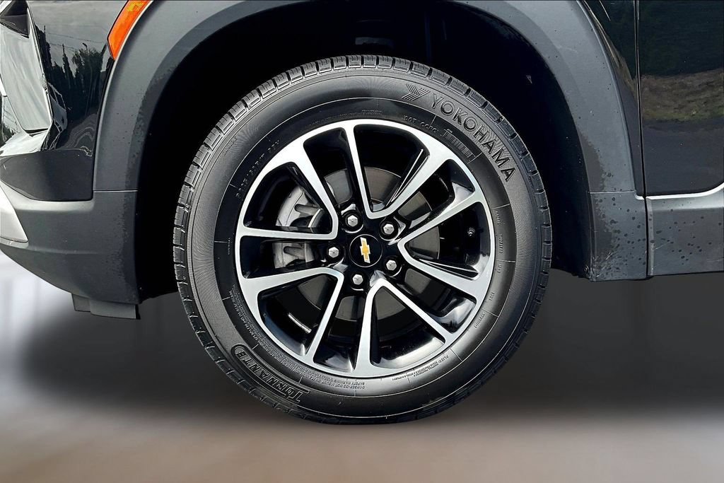 Used 2024 Chevrolet TrailBlazer LT AWD/4WD image 30