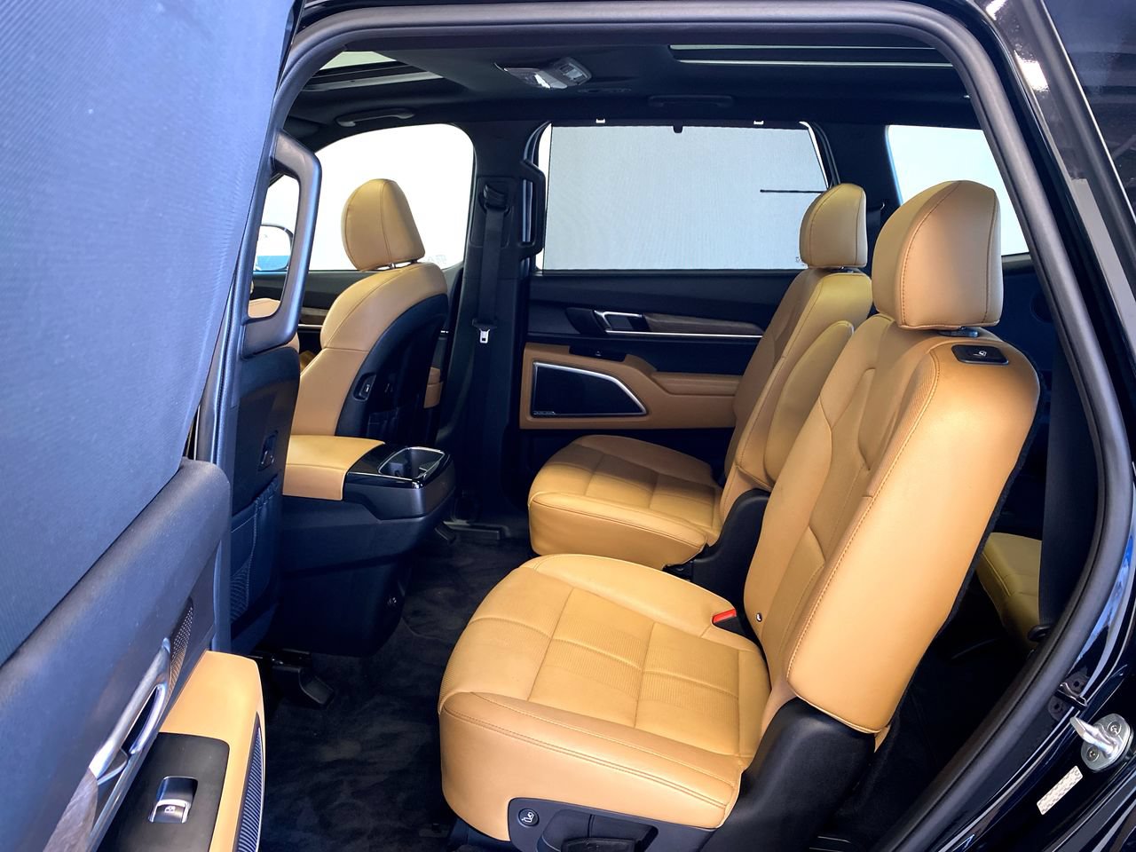Used 2020 Kia Telluride SX w/ Towing Package FWD image 34